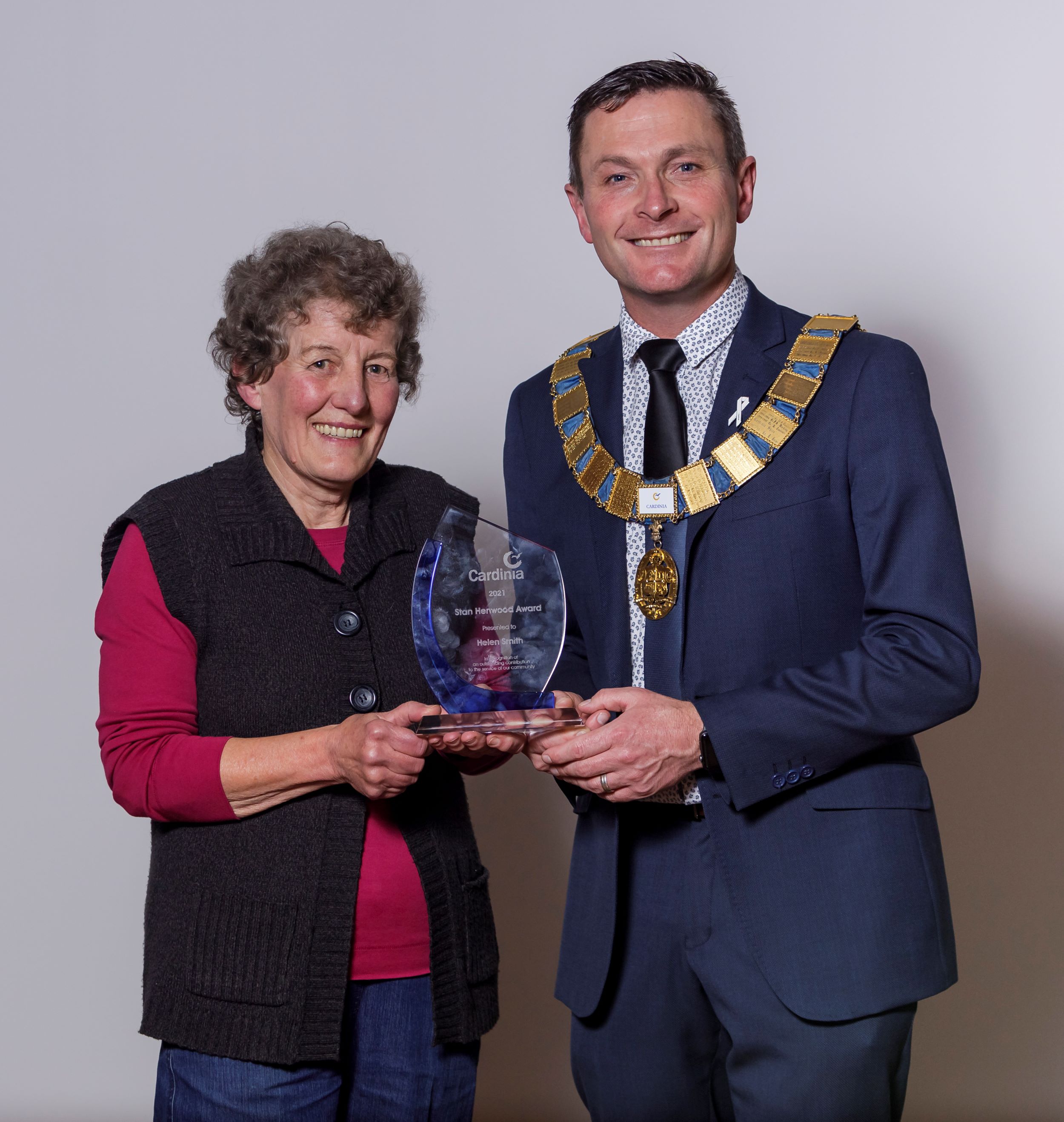 Stan Henwood award winner 2021 Helen Smith with Mayor Cr Brett Owen